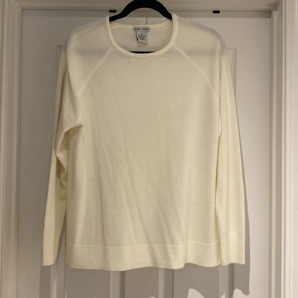 White long sleeve sweater